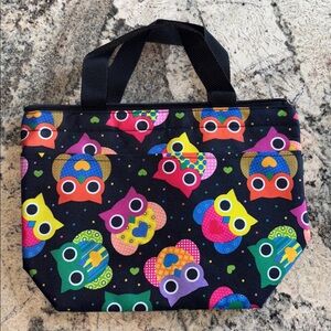 NWOT isolated lightweight bag lunch bag make up bag
Approx 14”x 10” x 6”